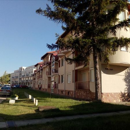GÓBÉ Apartman Hajdúszoboszló Esterno foto