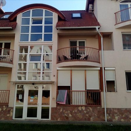 GÓBÉ Apartman Hajdúszoboszló Esterno foto