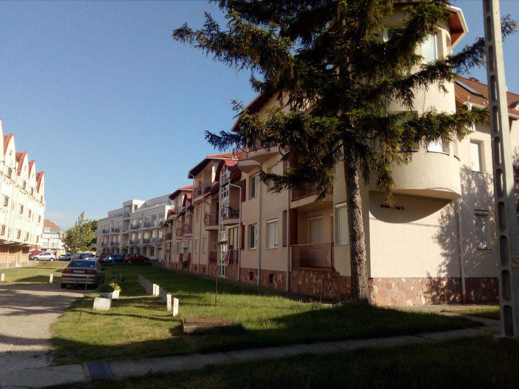 GÓBÉ Apartman Hajdúszoboszló Esterno foto